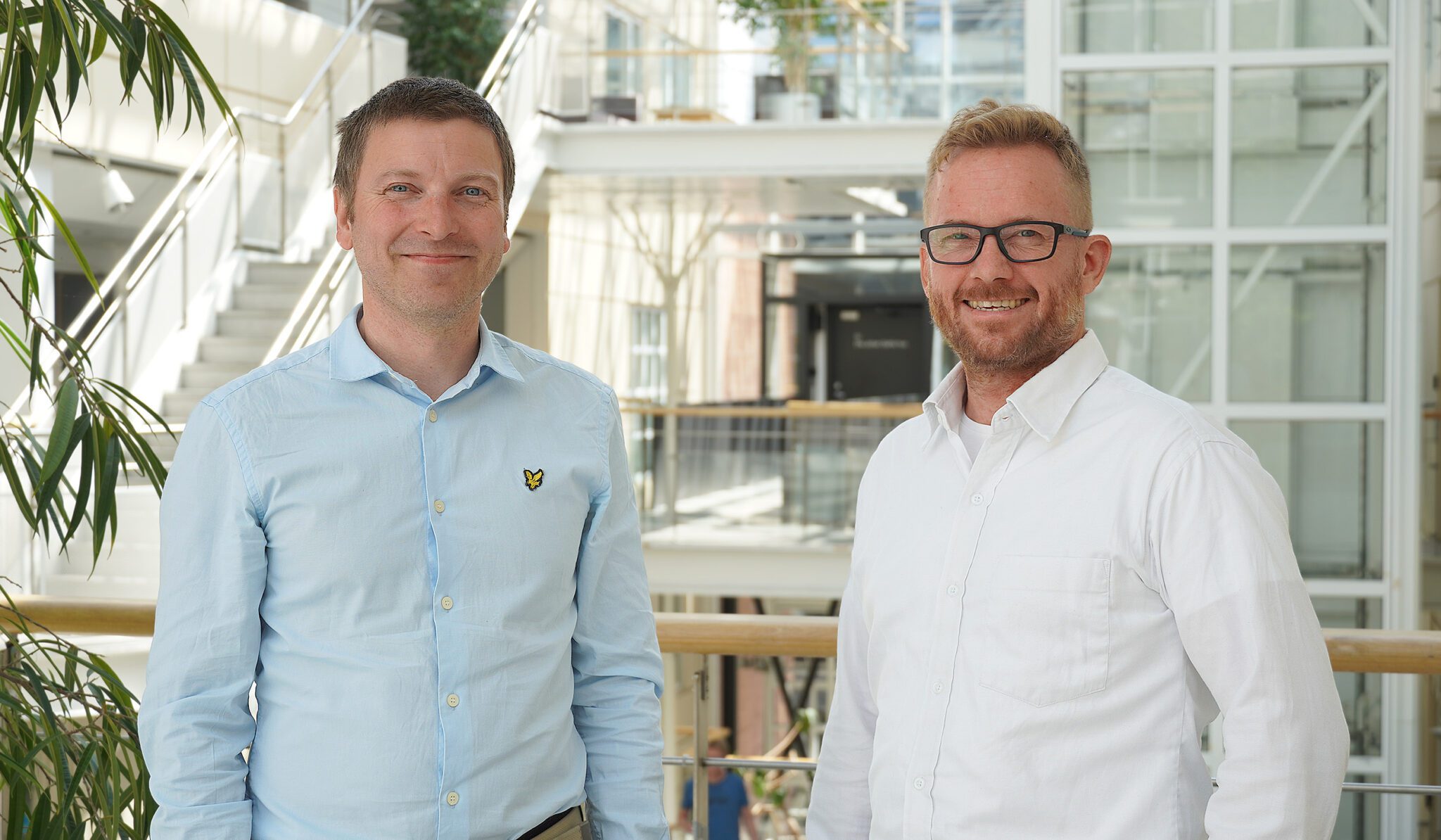 Avtroppende styreleder Karl Aksel Festø, DNB (til venstre) og påtroppende styreleder Erlend Willand-Evensen, Gjensidige. Foto: Norsk Regnesentral